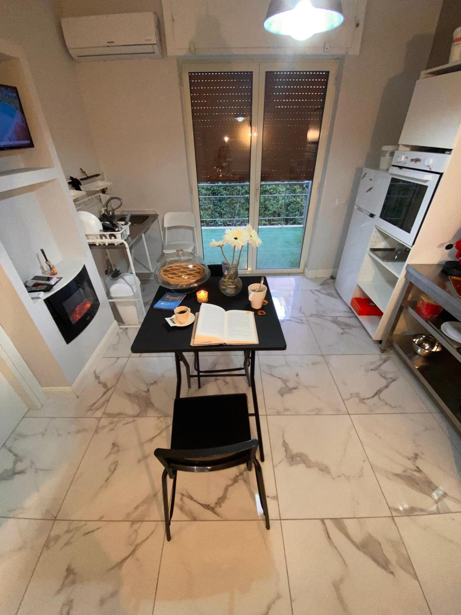 Bed and Breakfast La Dimora Di Marti " Vicino Al Centro Storico Di Napoli" Esterno foto