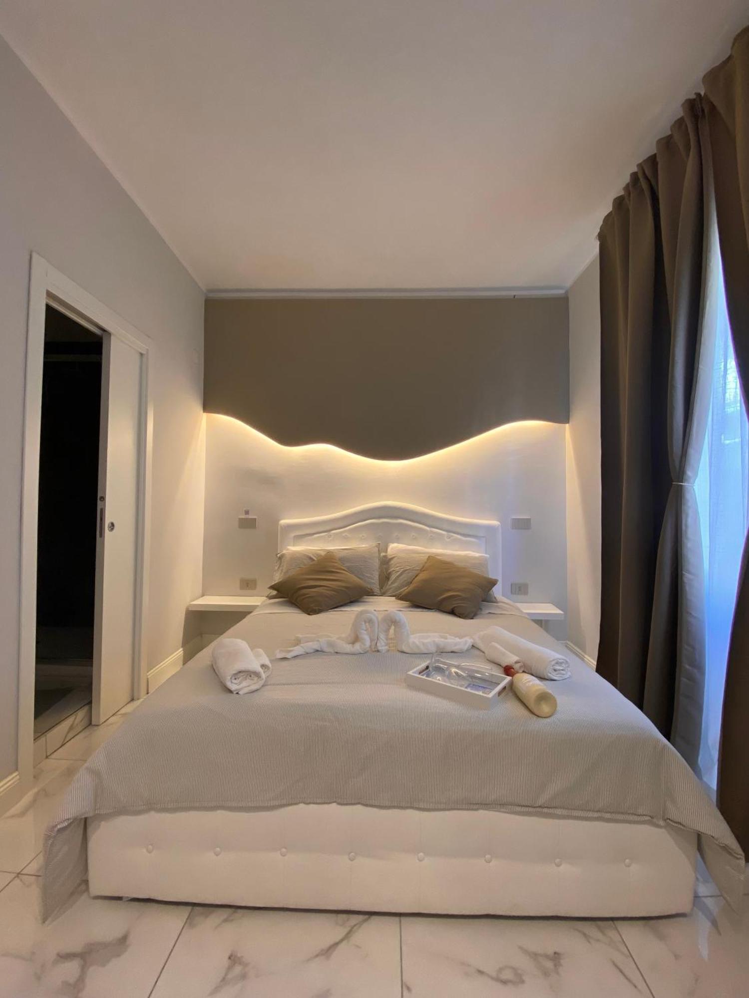 Bed and Breakfast La Dimora Di Marti " Vicino Al Centro Storico Di Napoli" Esterno foto